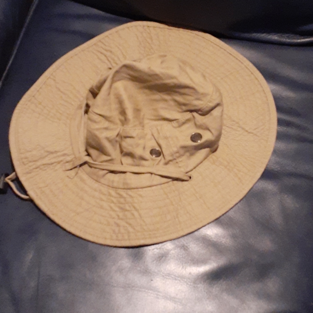 hat no brand name  tan one size